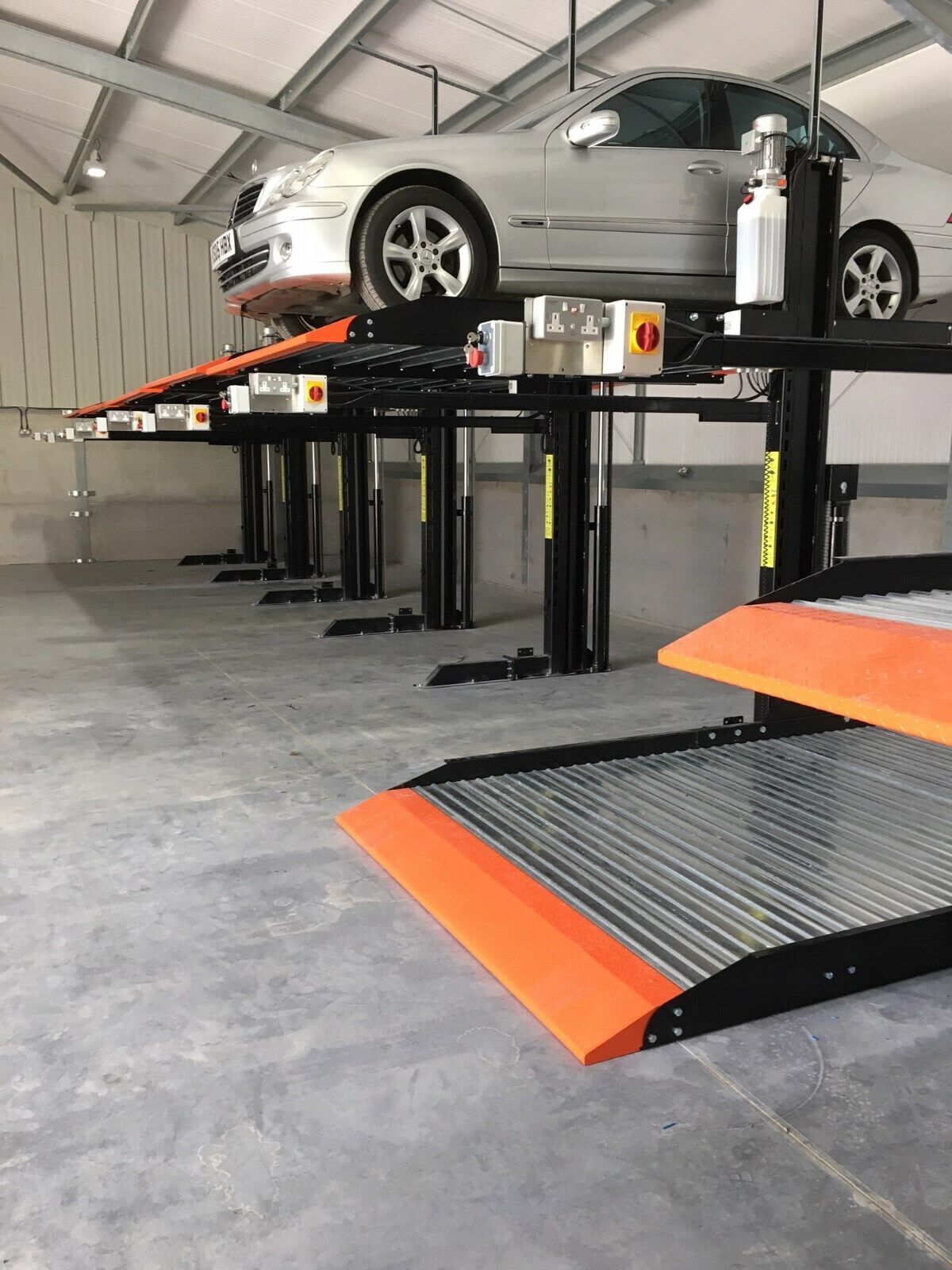 Two Post Car Parking Lift/Car Stacker