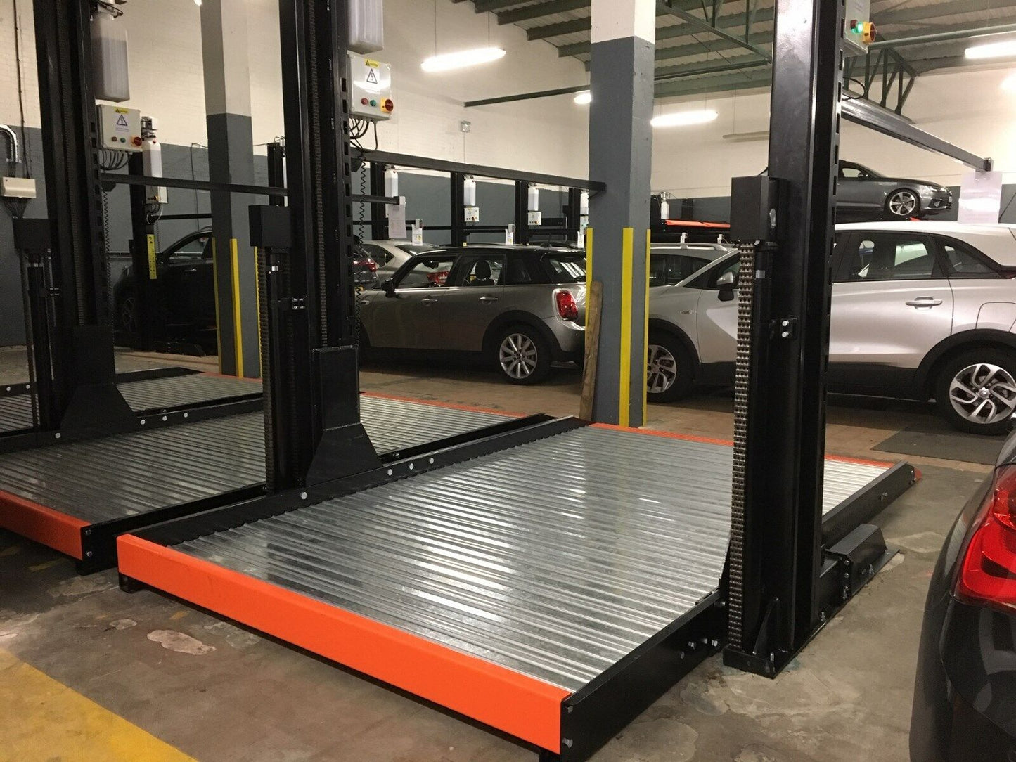 Two Post Car Parking Lift/Car Stacker